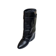 Lock Detailed Wedged Heel Ankle Boots