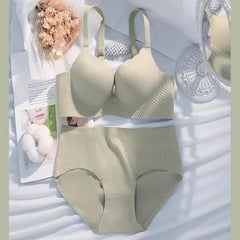 Model Women Thick Padded Wirefree Bra