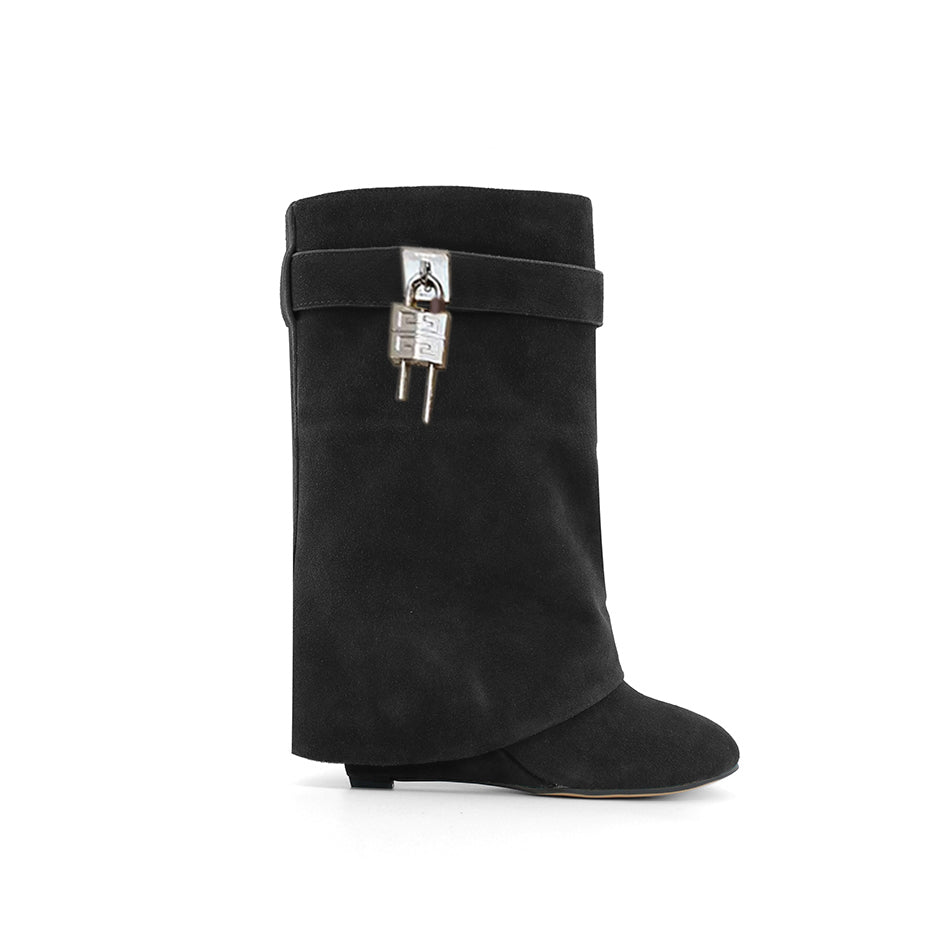 Lock Detailed Suede Wedged Heel Ankle Boots