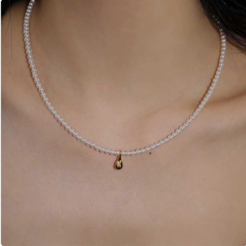 Drop Pearl Necklace