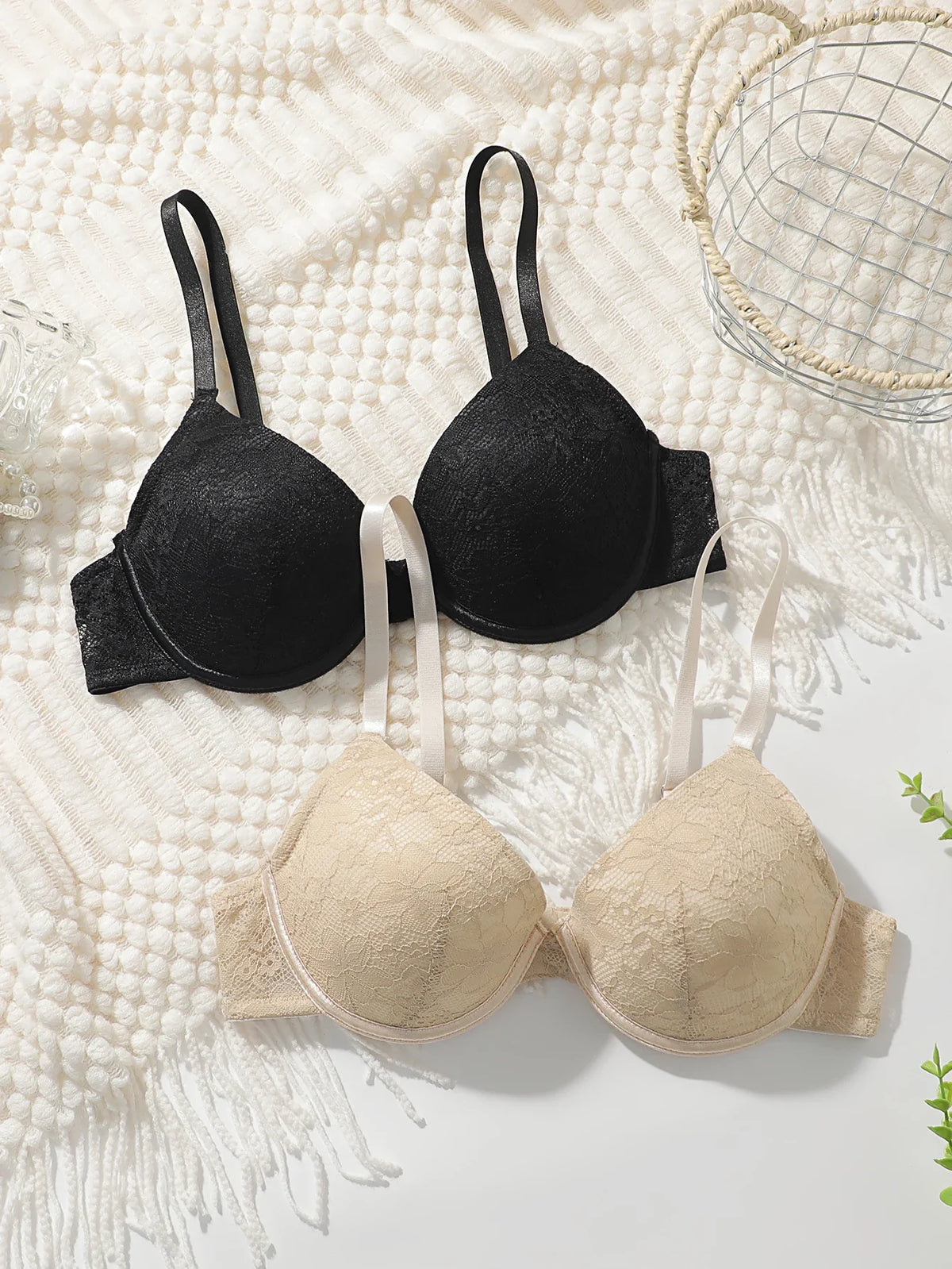 2-piece set of women's sexy embroidered lace lingerie