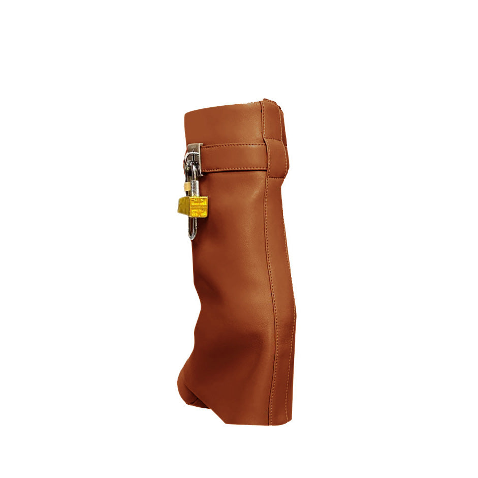 Lock Detailed Wedged Heel Ankle Boots