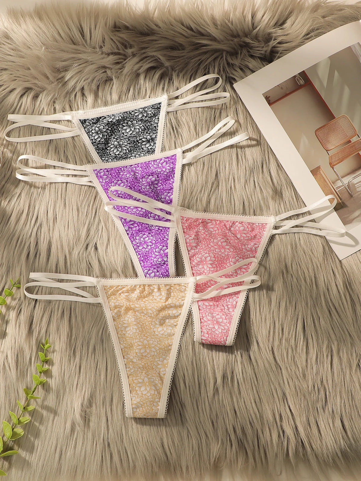 4-piece set of women's embroidered lace Thong