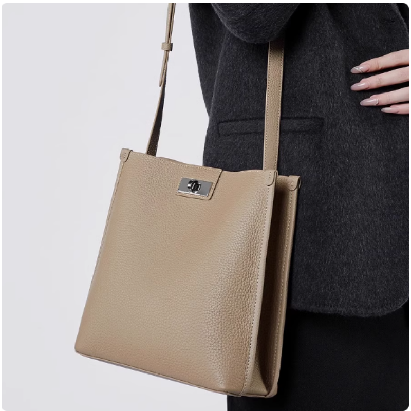 Metal Lock Bucket Bag